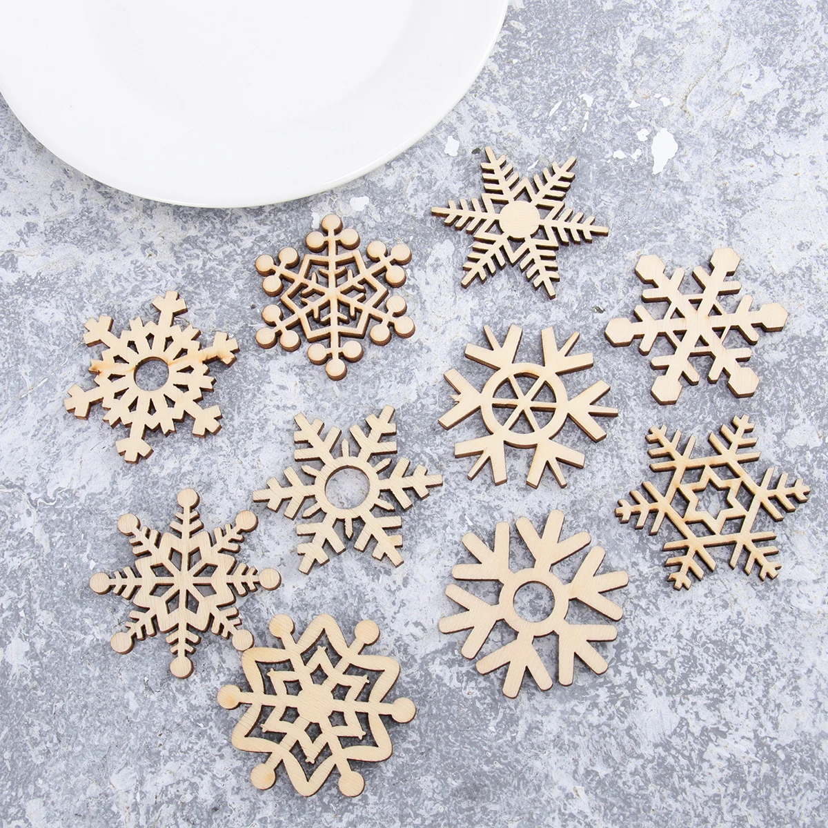 

10Pcs Wood Color Christmas Snowflakes Hanging Pendants 51mm Diameter Natural Wood Hexagon Shapes Perfect for Holiday Decorations