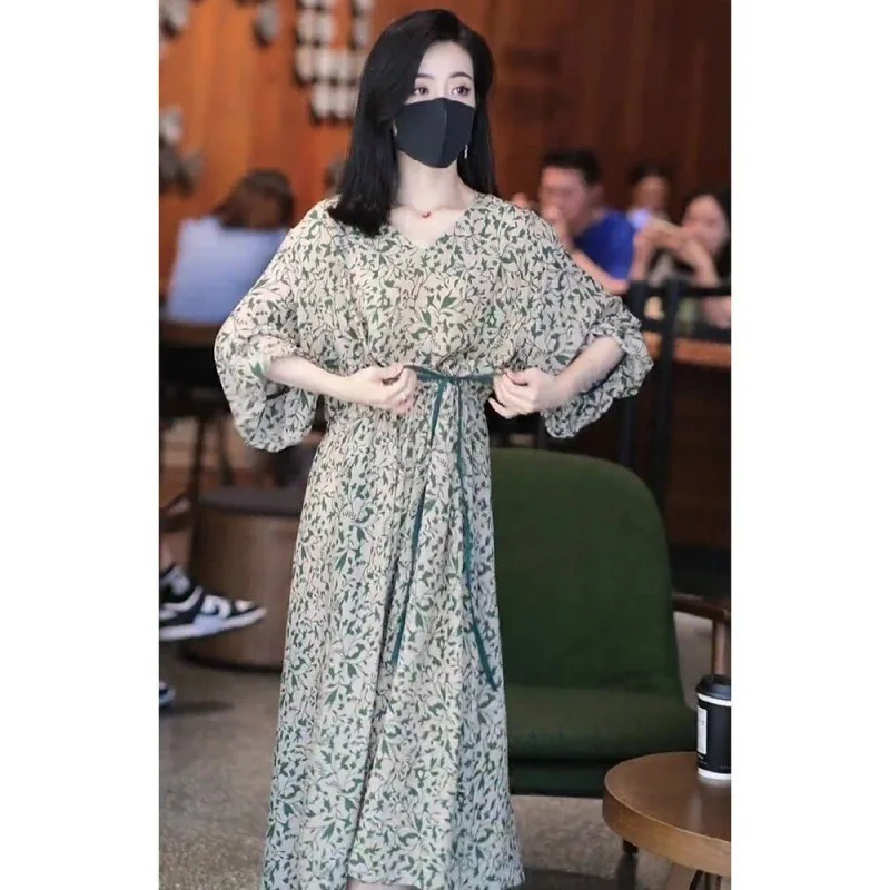 

Spring/Summer French Gentle Style Loose Long Dress Women's Style Bubble Sleeves V-Neck Fragmented Flower Dress