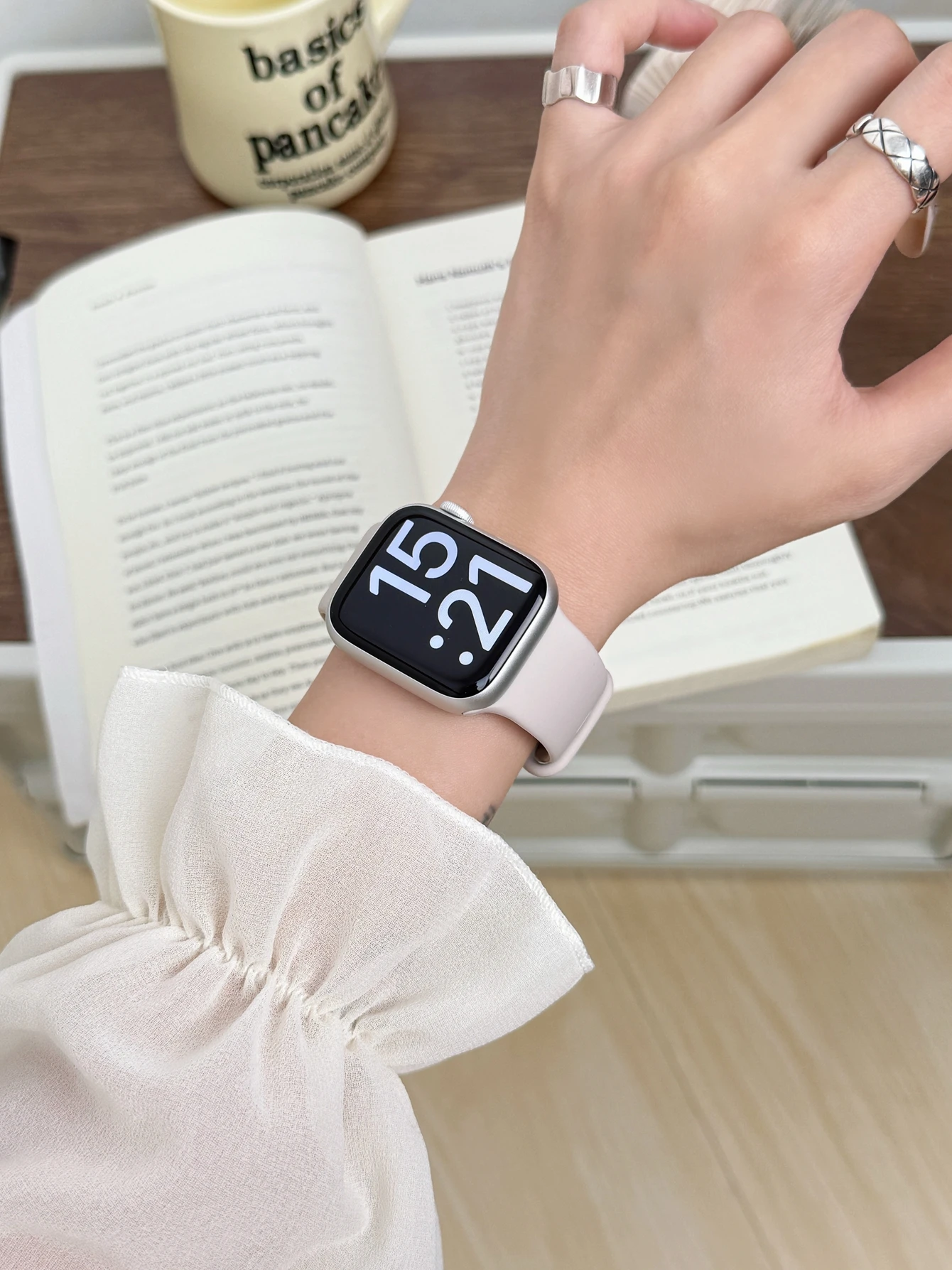 애플워치 밴드 여성용 실리콘 루프 (아이워치 11/10/9/7/ 38mm 40mm 41mm 42mm 44mm 45mm 46mm 스트랩)