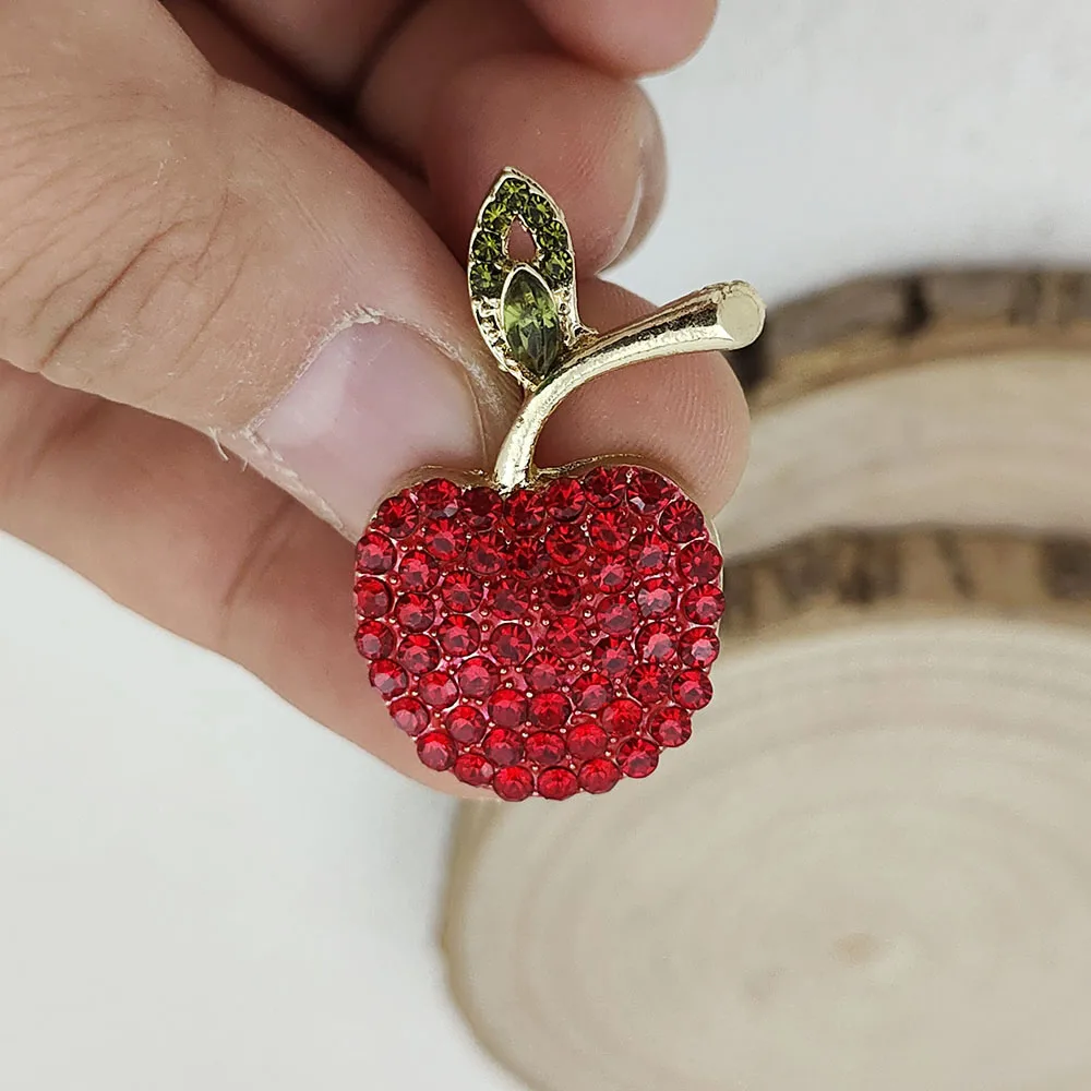 

Fashionable alloy rhinestone sparkling cherry brooch, luxurious coat and suit pin, the perfect gift for friends