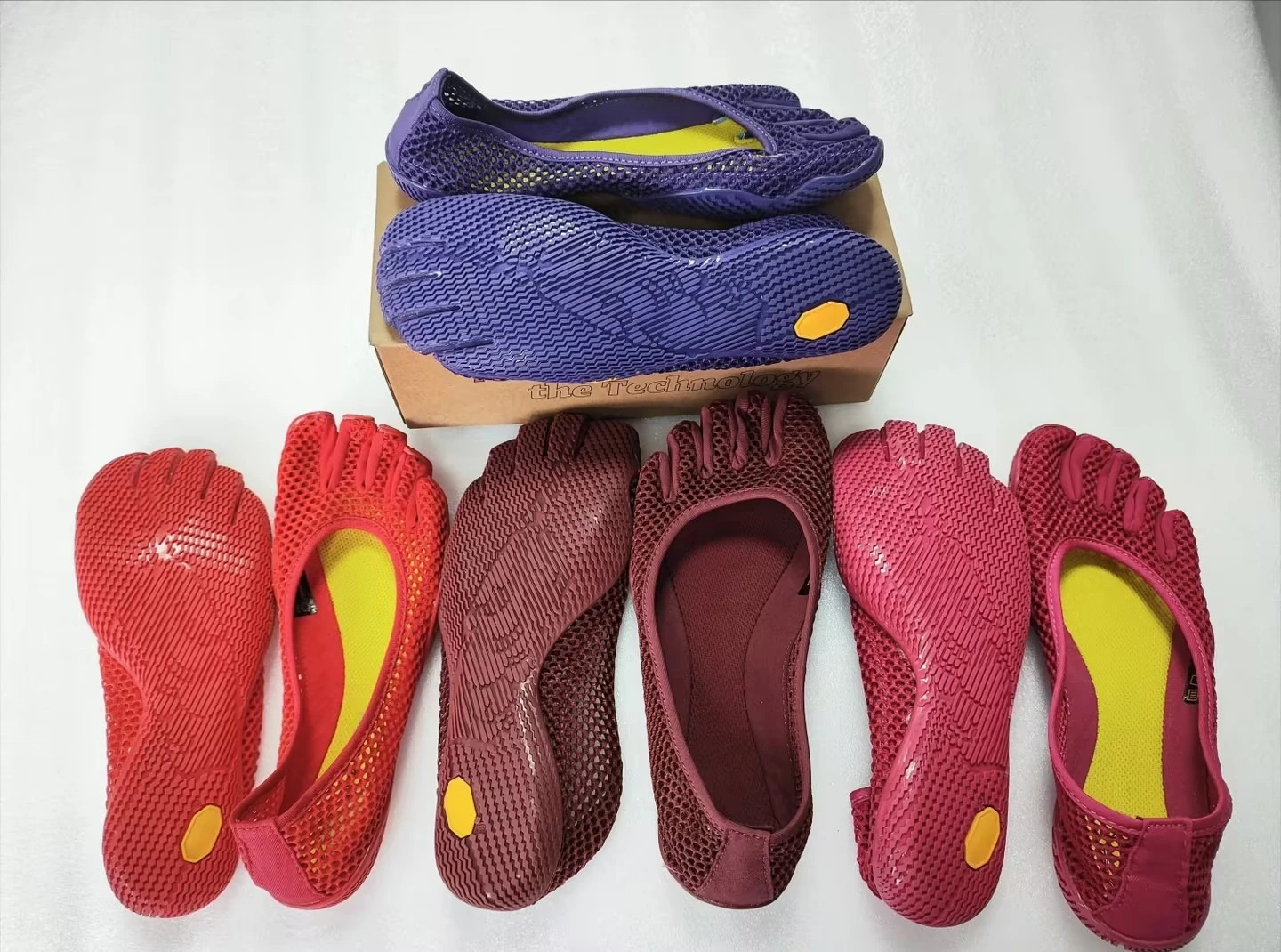 Five toed shoes for women, indoor yoga, Pilates, barefoot training, anti slip fitness shoe box, fast delivery
