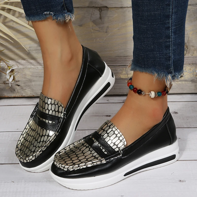 

Plus Size 43 Flat Casual Shoes of Women New Fashion Round Toe Low Top Wedge Platform Sneakers Comfort Non Slip Women Loafers