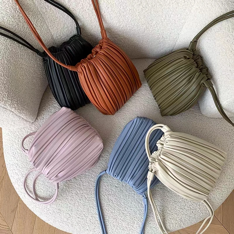 

Женская повседневная сумка-мессенджер, модная плиссированная сумка на плечо, мягкая сумка высокого качества для мобильного телефона, элегантная темпераментная женская сумка