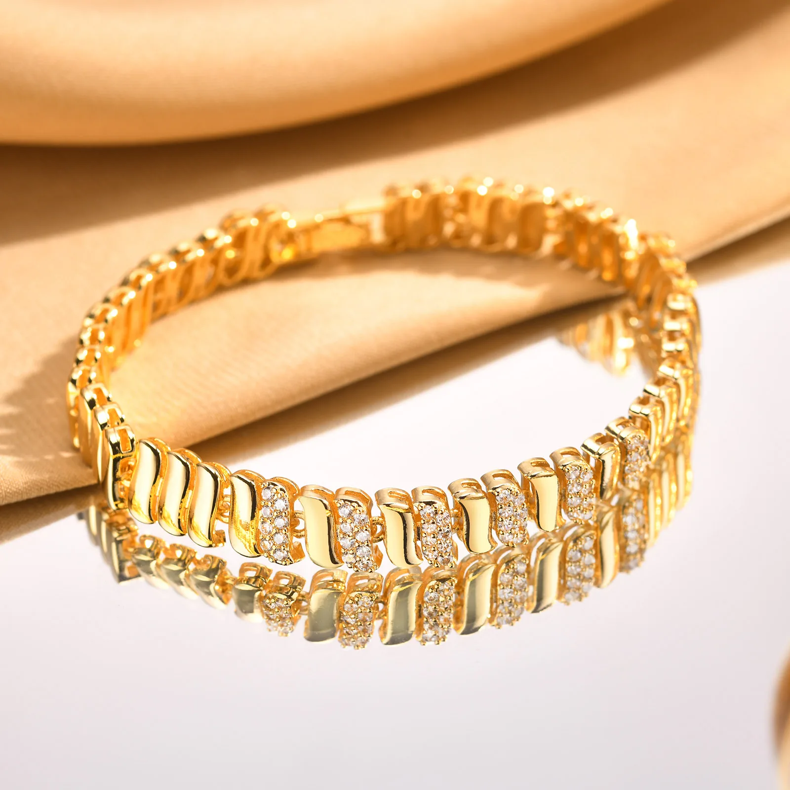 Elegant Pave Link Women\'s Chain Bracelets Cubic Zirconia Inlay Statement Jewelry