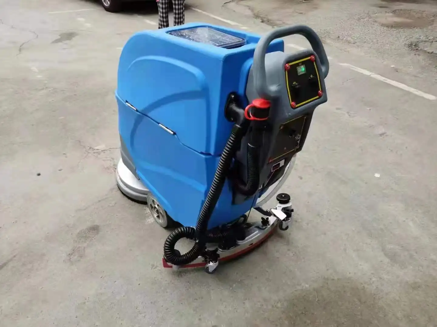 530 lavapavimenti a spinta