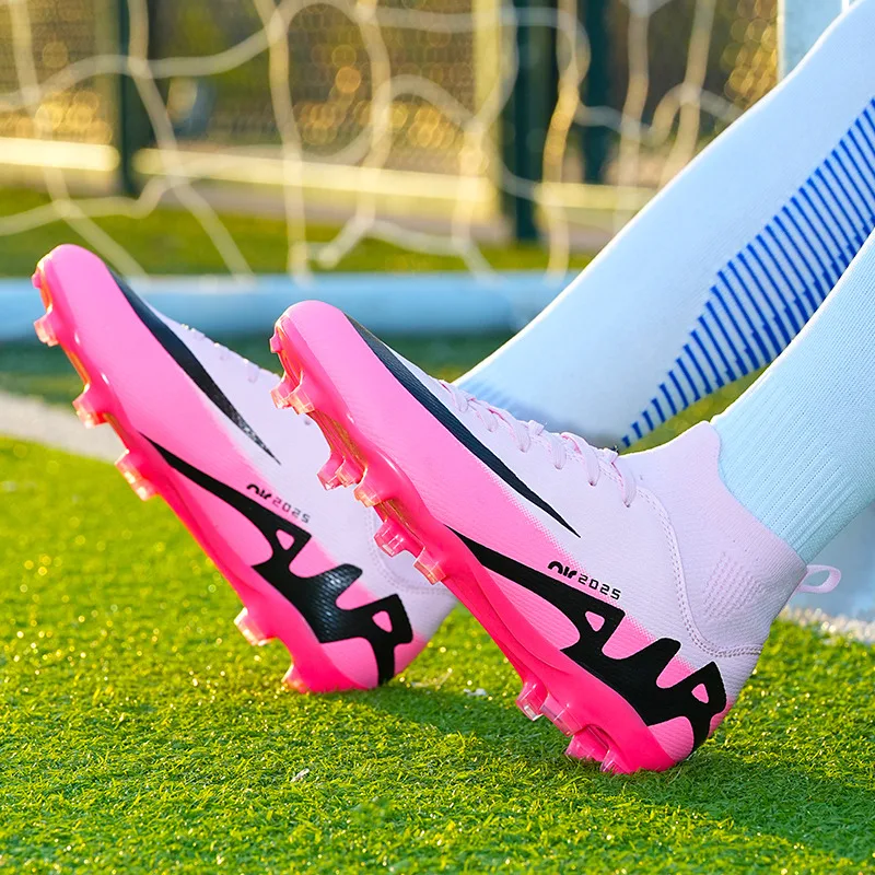 Moda alta superior dos homens sapatos de futebol luz antiderrapante botas de campo de futebol para homens wearable confortável botas cravejadas mulheres botas de futbol