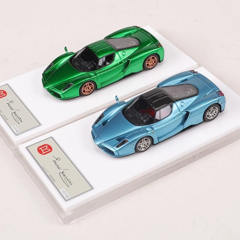 

DMH 1:64 Gentian синий и изумрудно-зеленый имитация модели автомобиля из смолы Коллекция подарок