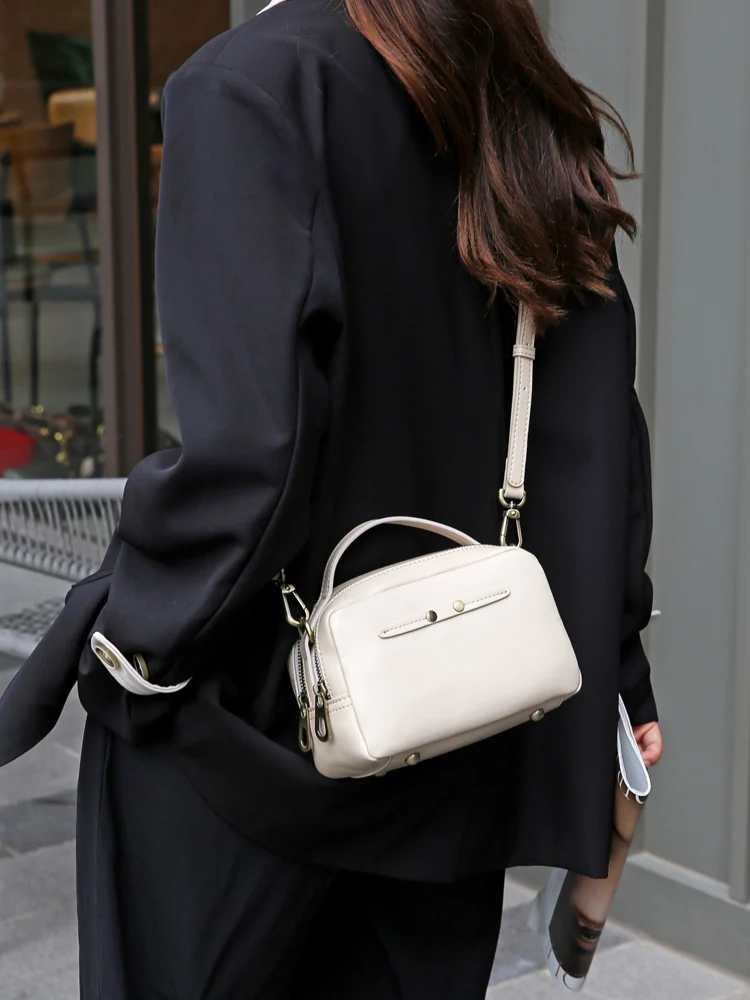 

Новинка 2024 года, сумка из воловьей кожи с верхним слоем, маленькая квадратная сумка с двойной молнией, женская сумка через плечо, высокоэстетичная кожа