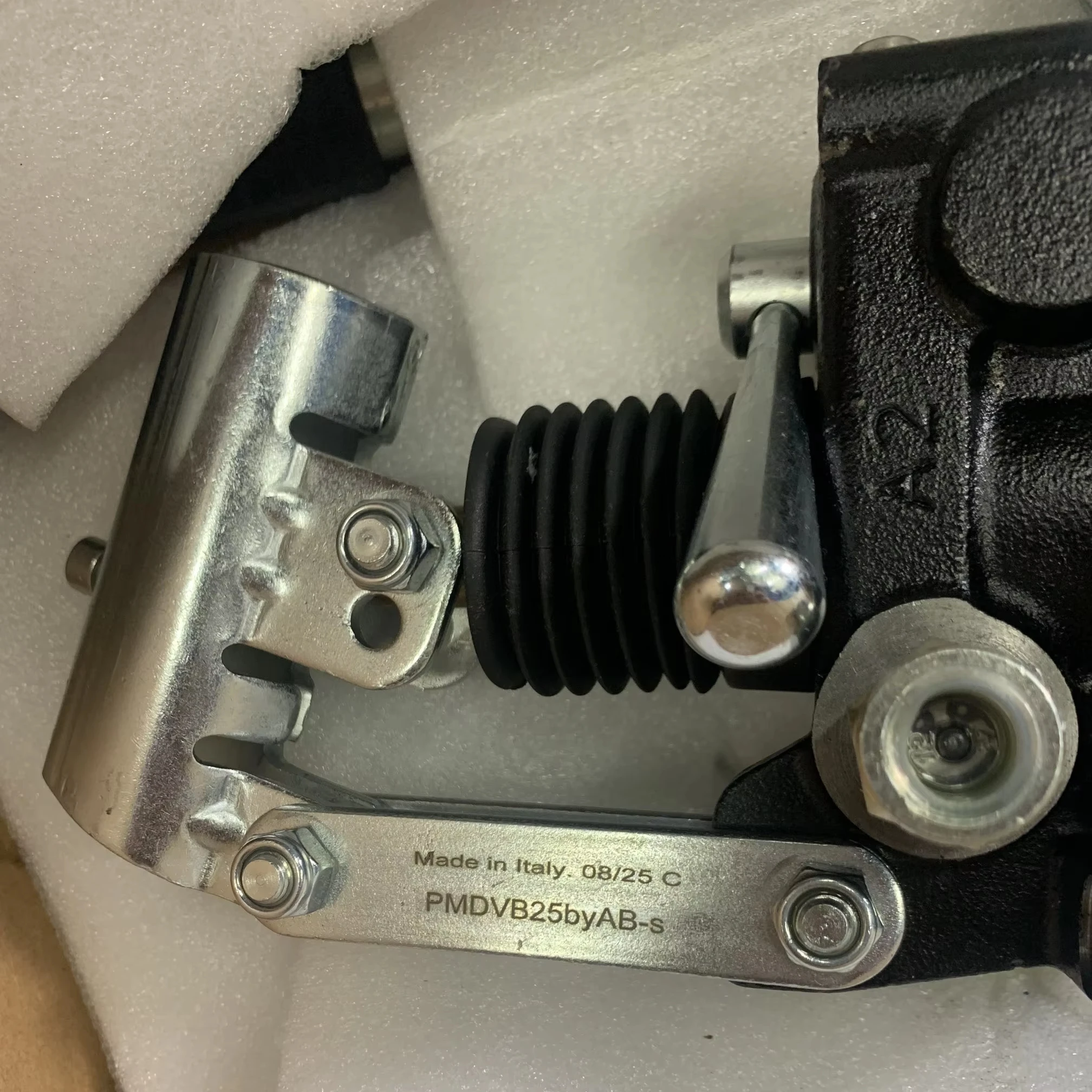 HV PMDVB25byAB-s PMDVB12byAB-s PMDVB25 PMDVB12 PMDVB25by PMDVB12by HV Italy origin Handle pump in stock competitive from Italy