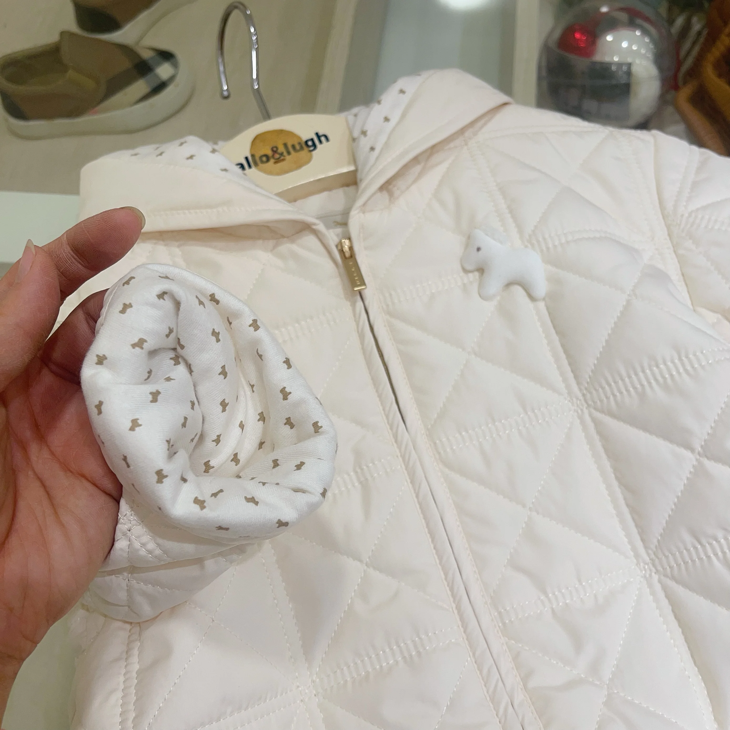 Fashionable White Diamond Stitched Cotton Jacket with Hat for Children 24 Winter New Style Kids Clothing Korean Version All Ages