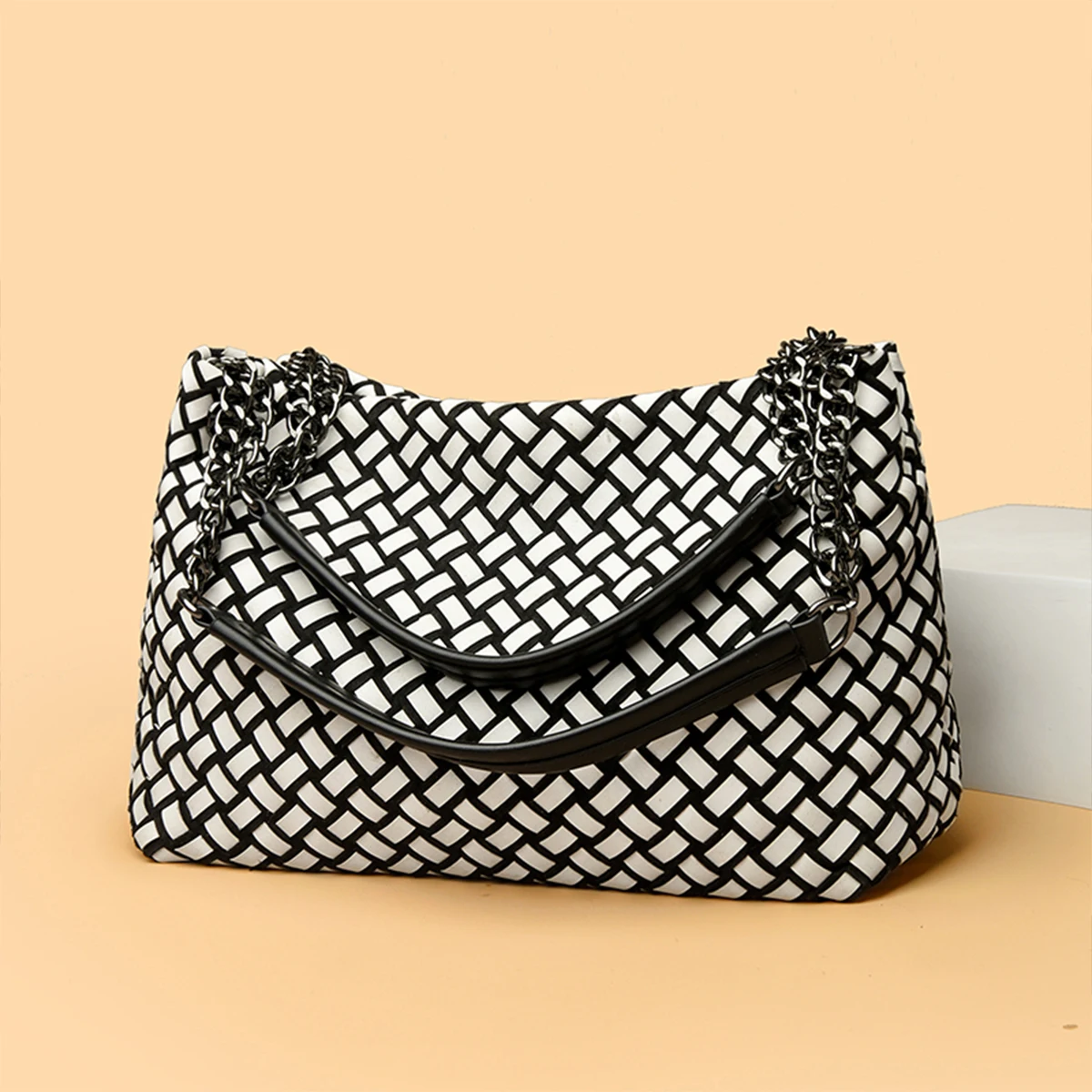 

Daily Essential Women's Woven Check Shoulder Bag Glossy Solid PU Handbag Lightweight Zipper Closure CommuteShopping