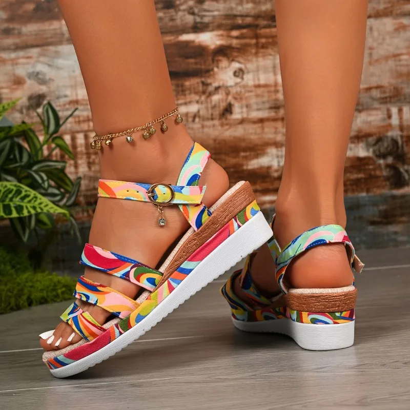 صنادل نسائية صيفية 2025 الأكثر مبيعًا صنادل نسائية خارجية للنساء حذاء كاجوال صندل مطاطي ناعم