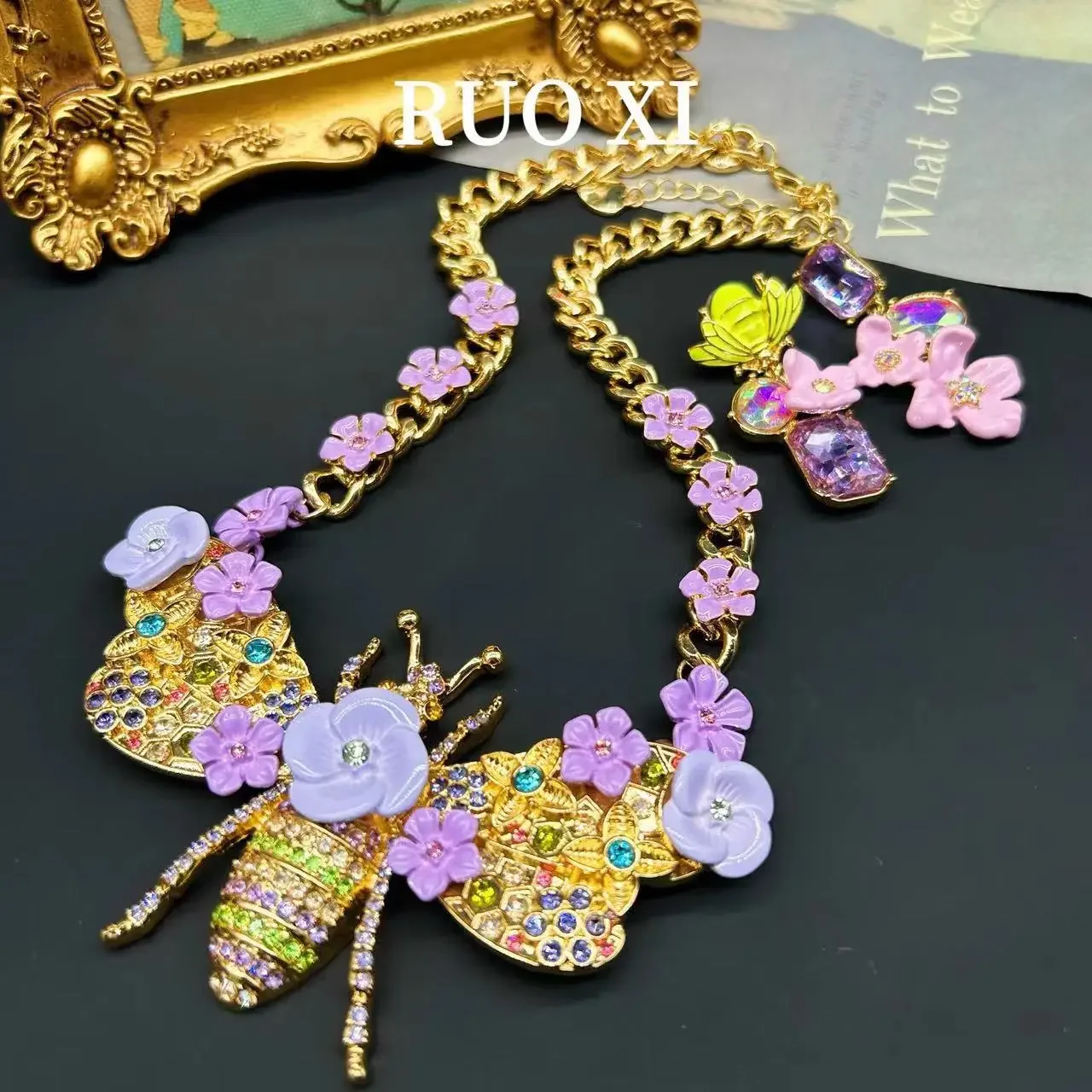 Middle Ancient Vintage Vintage Animal Bee Flower Necklace Pink Sweet Cute and Graceful Colorful Earrings Suit