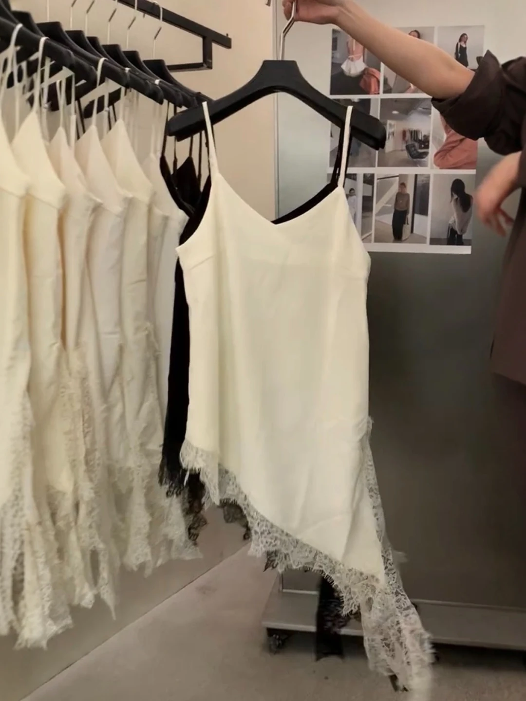 

Женская майка-топ с асимметричным подолом и кружевной отделкой для ранней весны, свободного кроя, в корейском повседневном стиле