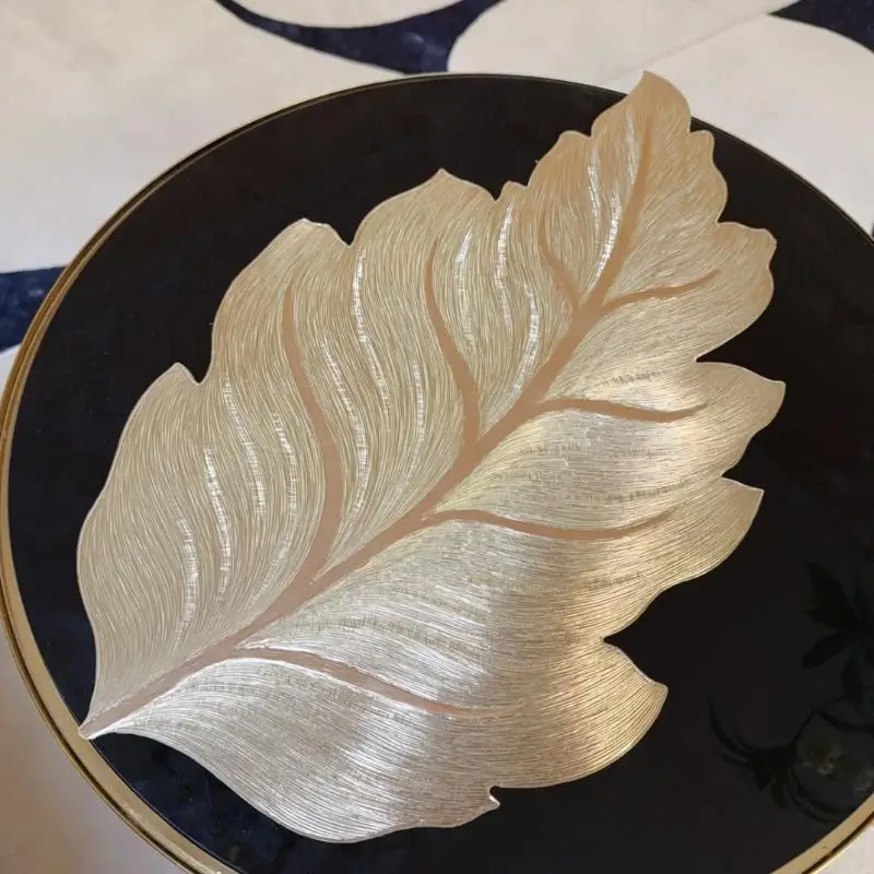 Gold Leaf Shaped Placemat Heat Resistant Textured Surface For Dining Table Wedding Party Home Decor