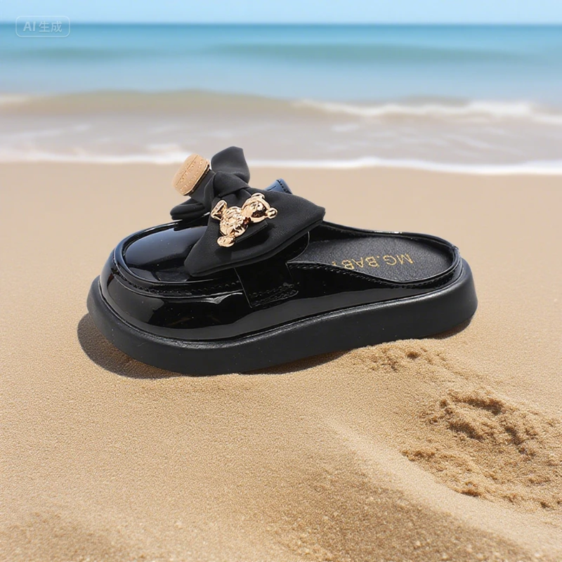 

Children's Outdoor Slippers 3-18 Years Old Closed-toe White Girls' Beach Shoes Summer New Versatile Soft-soled Kids Sandals
