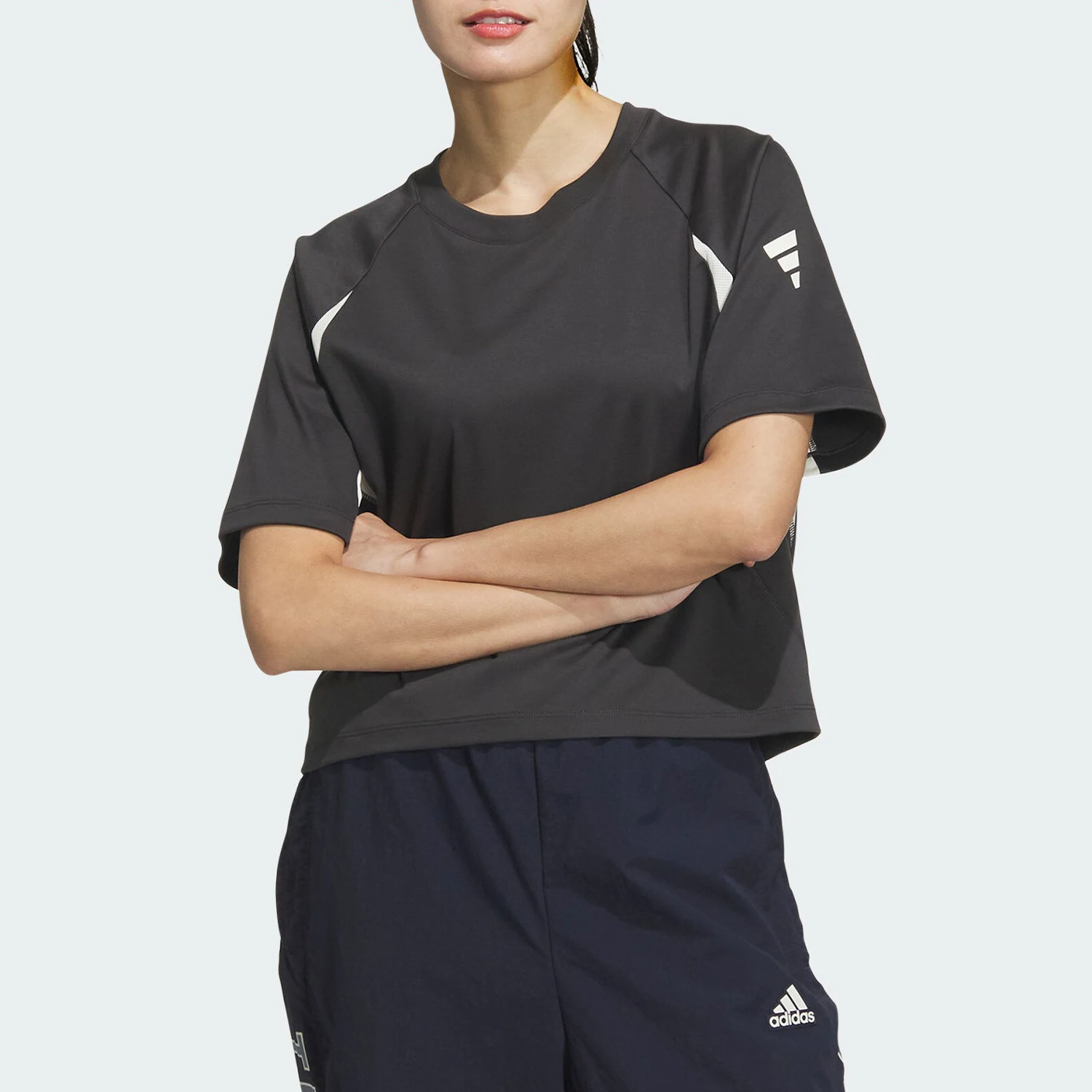 

Новая женская повседневная спортивная футболка Adidas Originals с круглым вырезом и короткими рукавами JN3507