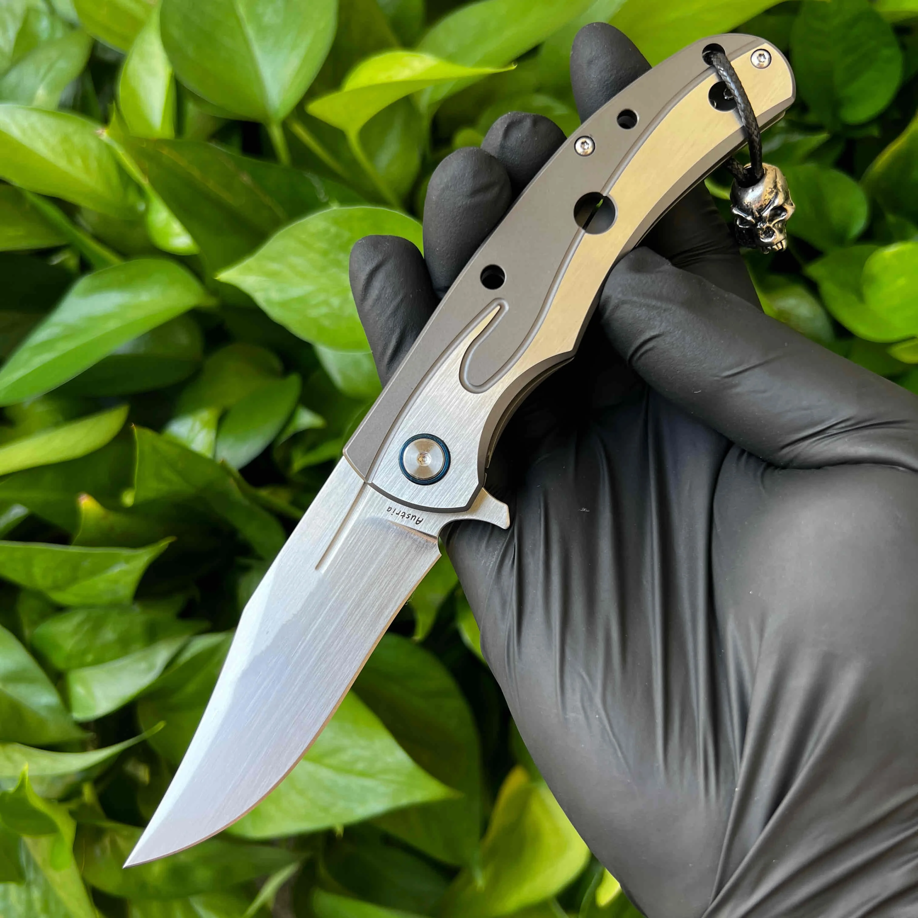 

Authentic imported M390 powder steel folding knife, high hardness and sharp, outdoor small folding camping survival EDC knife