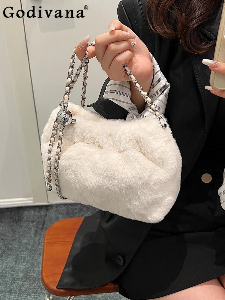 

Elegant Ladies Solid Color Single-Shoulder Bag Autumn Winter Fashion Chains Bags Crossbody Bag All-Match Furry Bucket Bags