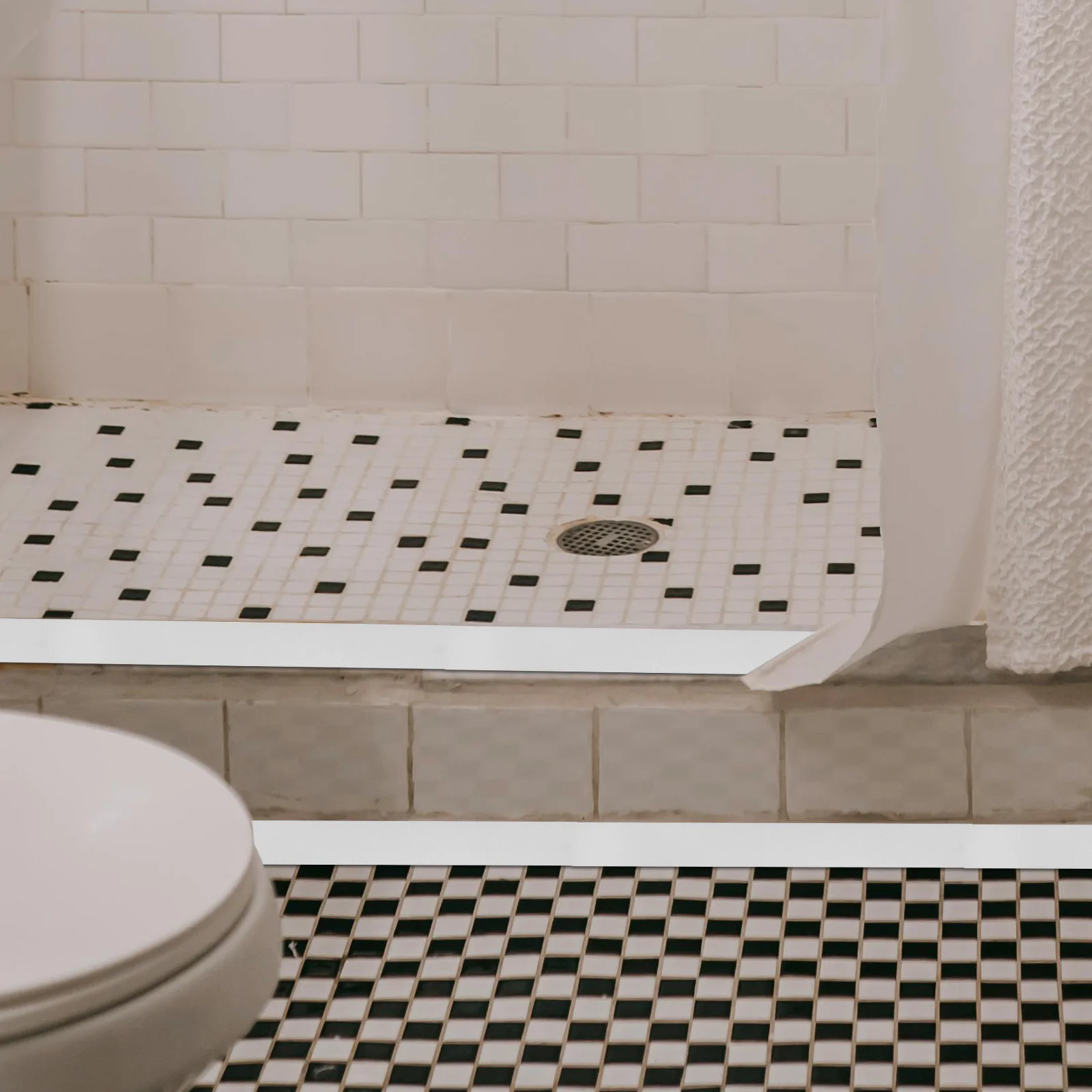 

Non-Slip Clear Grip Tape Transparent Waterproof Traction Tape for Indoor Stairs Bathrooms Showers Anti-Slip Safety Tread