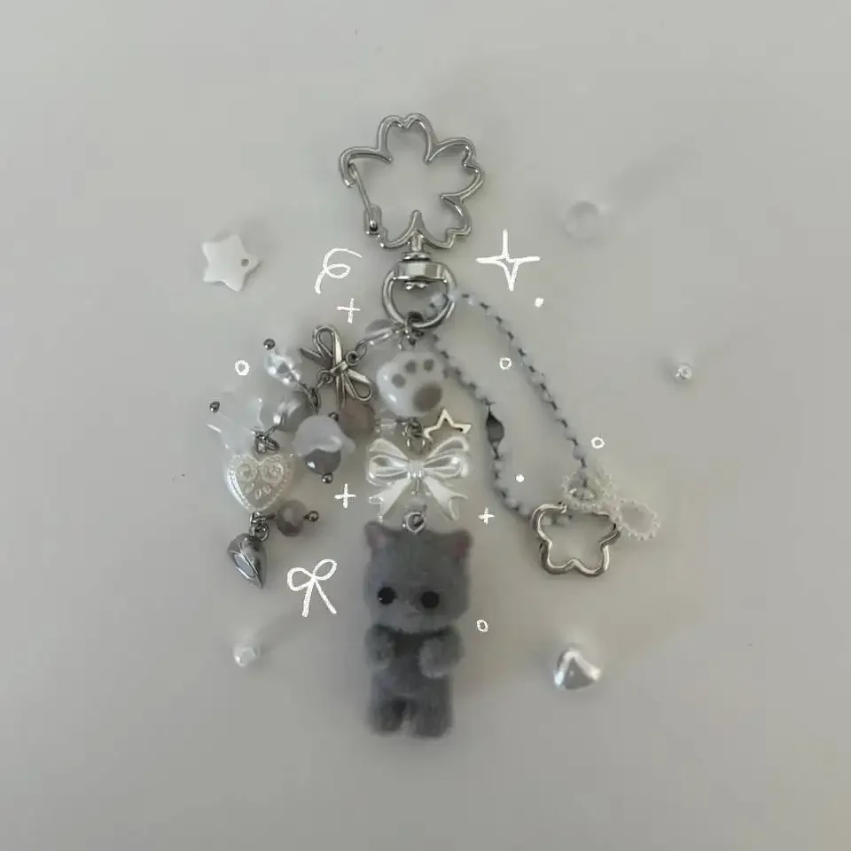 Y2K matching cat keychains! ⬛
