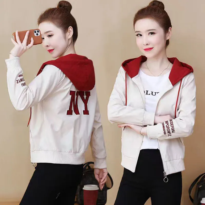 New Short Jacket 2024 Spring And Autumn Ladies Korean Embroidery Loose Joker Splicing Hooded Student Thin Jacket Outerwear Tops