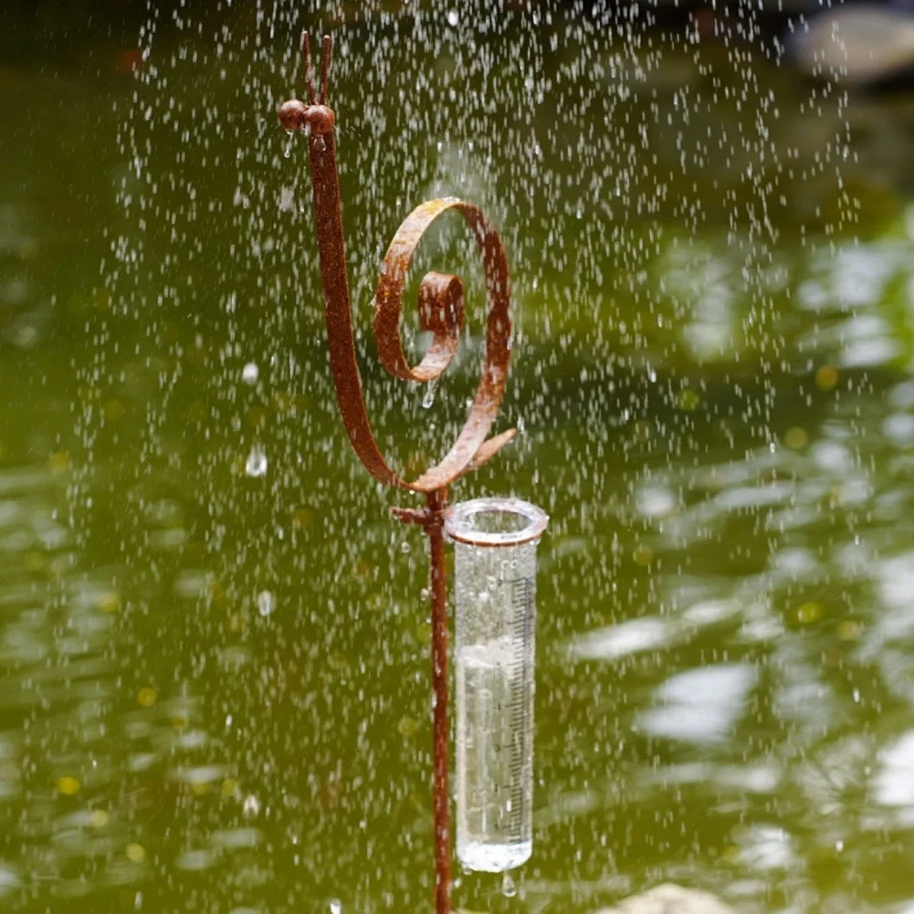 Snail-Form Metal Rain Gauge for Garden and Yard Enhancement Featuring Robust Build and Clear Rain Level Visualization
