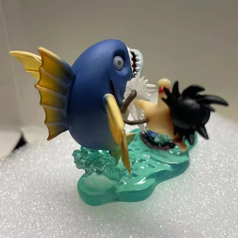 Duże potwory w serii Energy bu, winylowe pluszaki, zawieszki, pudełka, figurki z zakrytymi twarzami, breloczki, prezenty.