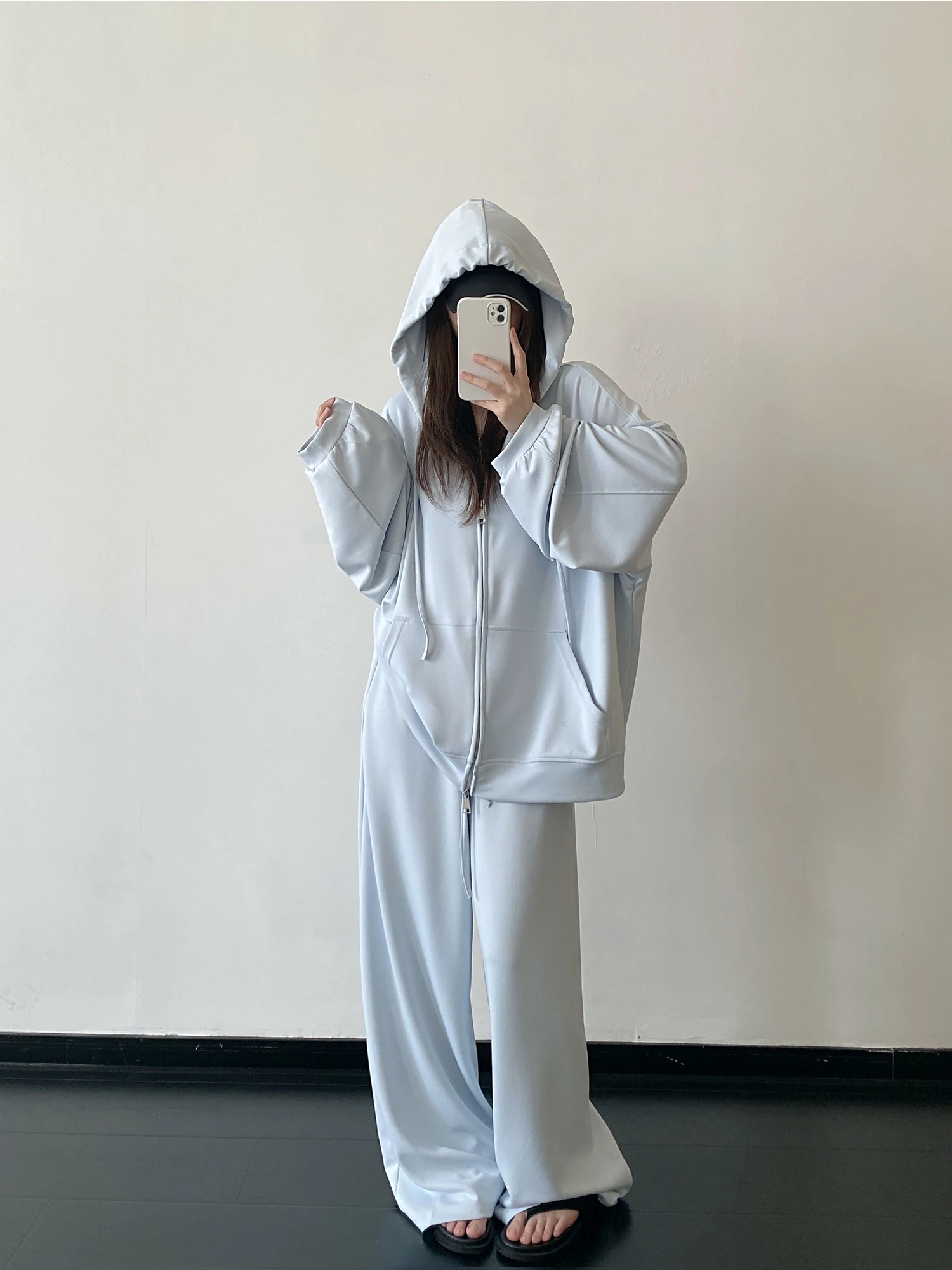 

Комплект SunYeo: Мягкий свитшот с длинным рукавом и брюки, женский модный весенний комплект из двухслойной ткани, свободный крой, эффект драпировки