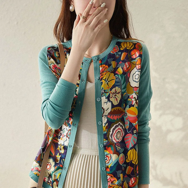 2023 Spring Autumn Round Neck Fashion Printing Sweater Women High Street Casual Long Sleeve Button All-match Elegant Cardigan