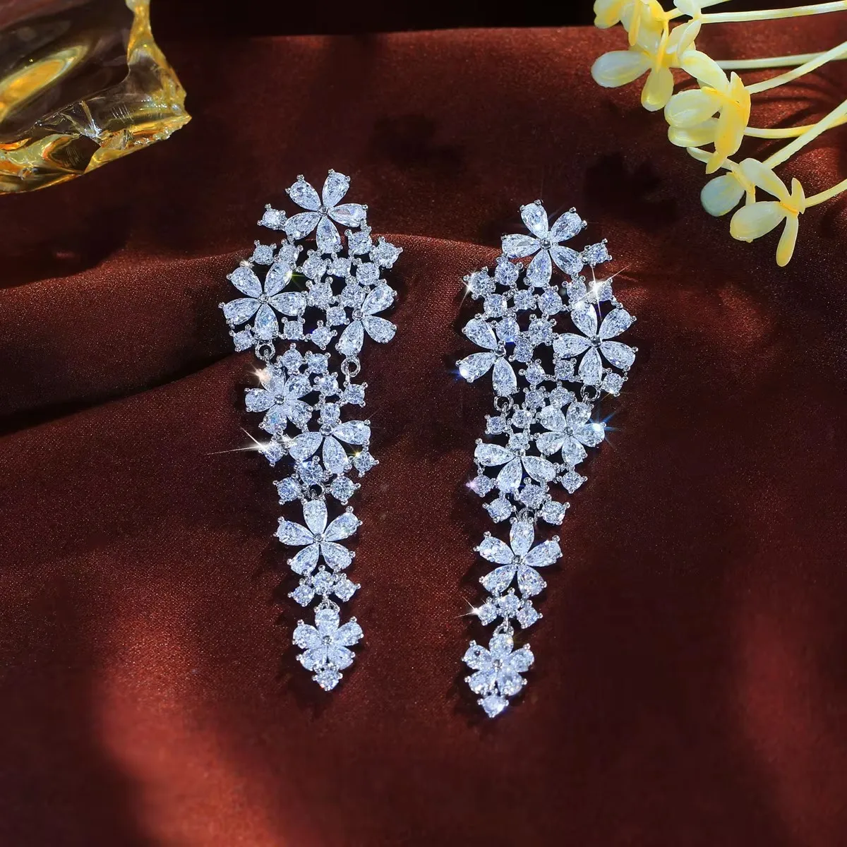CWWZircons Lange Blumen-Ohrringe mit mehrfarbigem blauem Zirkonia für Damen, modischer Statement-Schmuck für Hochzeit und Party, Großhandel E0382 – Detail 9