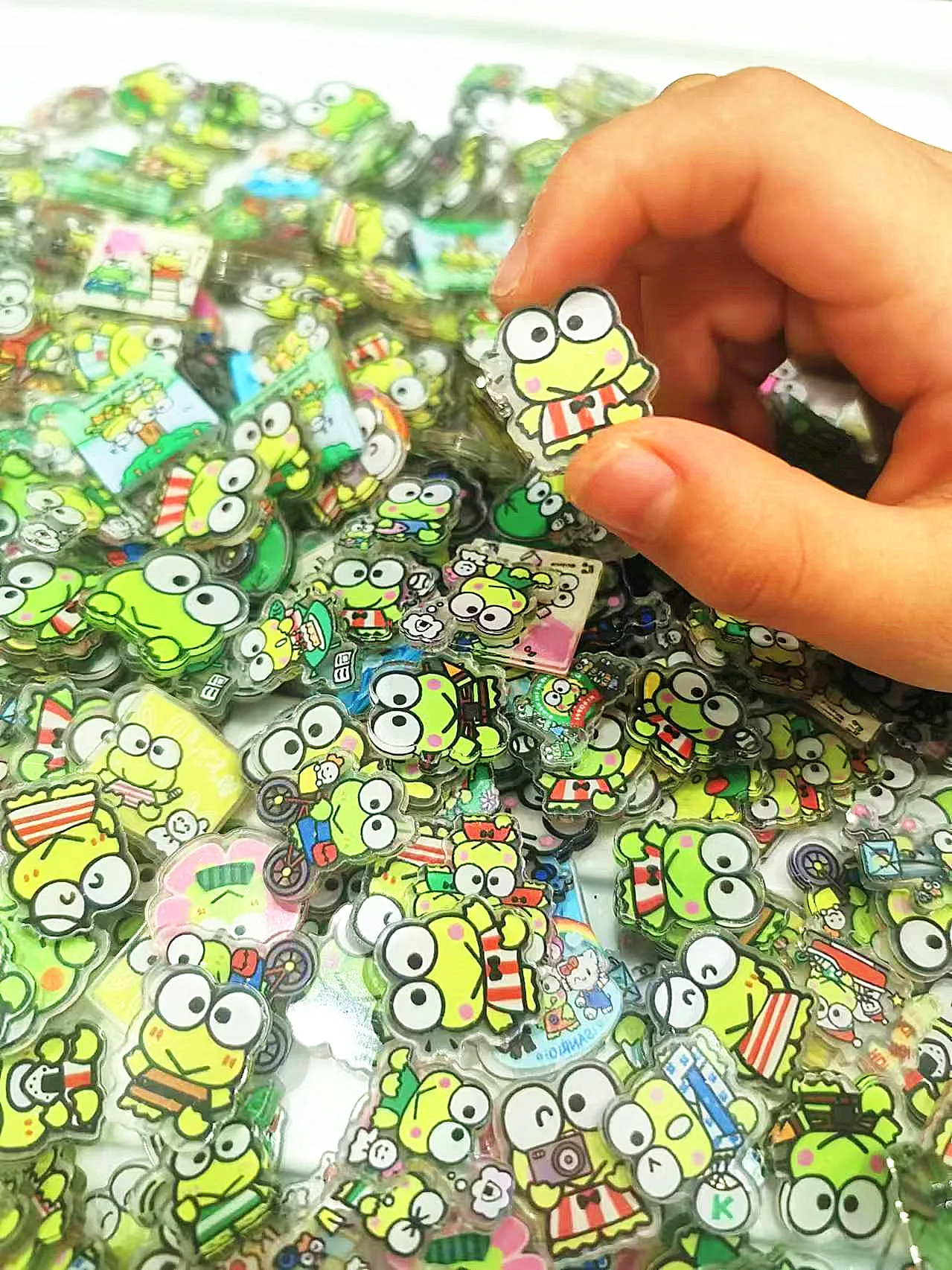 30pcs Random Keroro Big Eyes Frog Acrylic Patch DIY Bag Jewelry Crafts Accessories Keychain Brooch Phone Case Anime 2cm Ornament