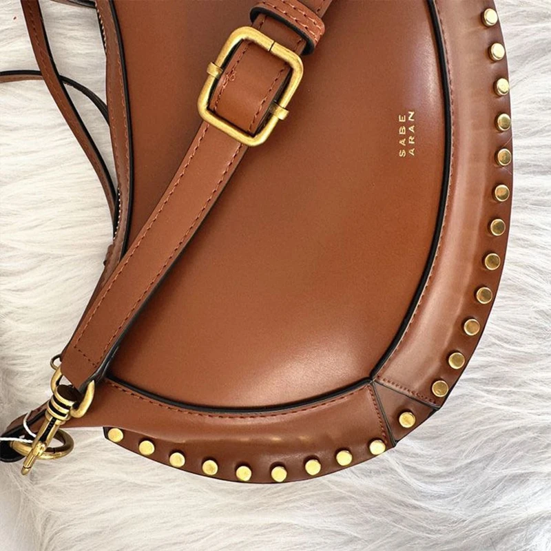 حقيبة كتف نسائية كلاسيكية على شكل نصف قمر مرصعة بالذهب وتصميم قديم، حقيبة كروس/محمولة باليد/حزام واحد، كاجوال أنيق من جلد البولي يوريثان