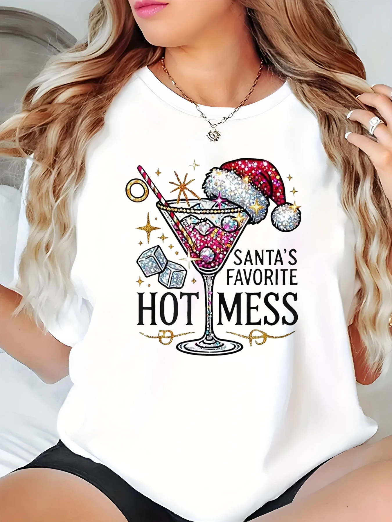 

Рождественская футболка влюбленного Санта-Клауса с коктейльным принтом, женский повседневный праздничный топ, забавный рождественский наряд для женщин