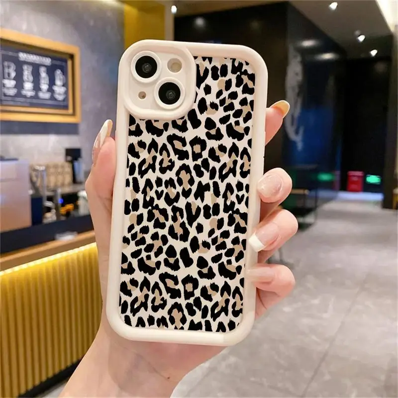 Black Print L-Leopard Graphic 3d Edges Phone Case for iPhone 15 Pro Max 14 13 Plus 12 11 MINI XR X XS Ladder Silicone Funda