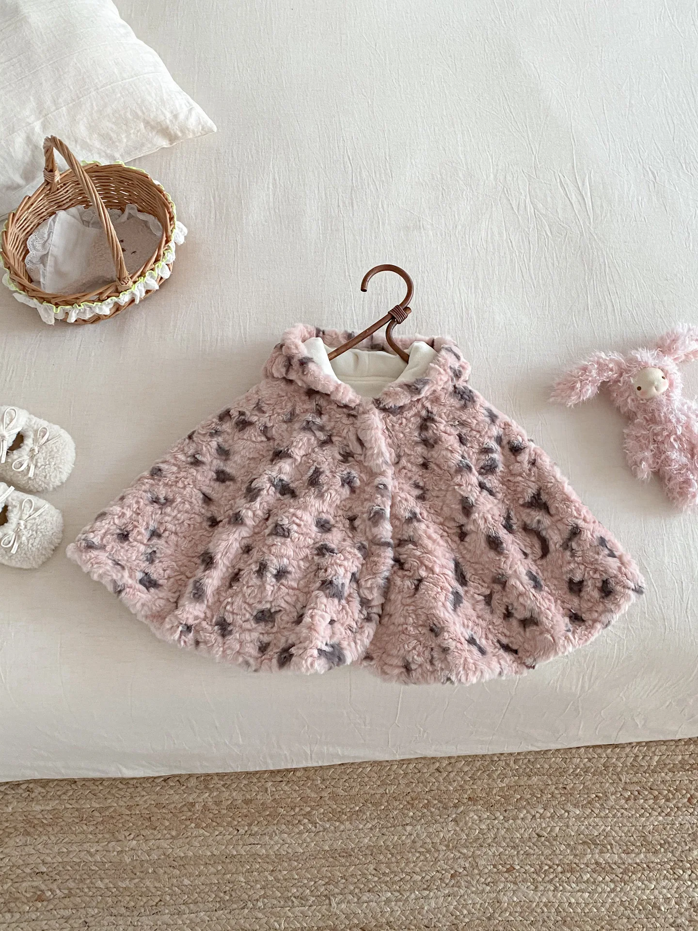 Infant Warm Shawl Toddler Clothe Winter New Baby Girl Leopard Print Hooded Coat Plus Velvet Thick Girls Cloak Cardigan