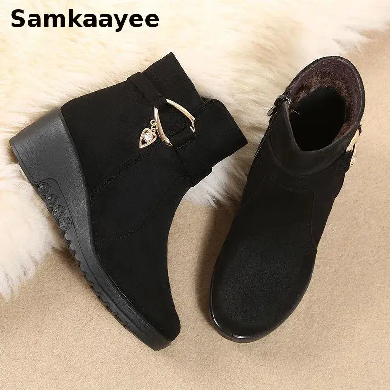 รองเท้าบูทผู้หญิงไซส์ 35-40 สำหรับฤดูใบไม้ร่วงและฤดูหนาว รองเท้าส้นเตารีดแบบหุ้มข้อ บุขนด้านใน พื้นหนา หัวกลม กันลื่น ประดับคริสตัล อุ่นสบาย สไตล์เชลซี รุ่น y2
