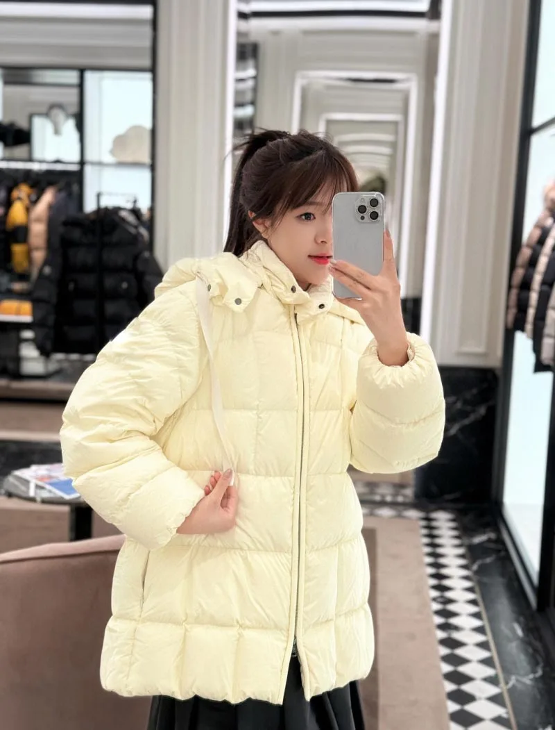 2024 Winter New Women's Down Jacket Fashionable and Exquisite Girl's Cream Color Matching Hooded Lightweight Premium Down Jacket