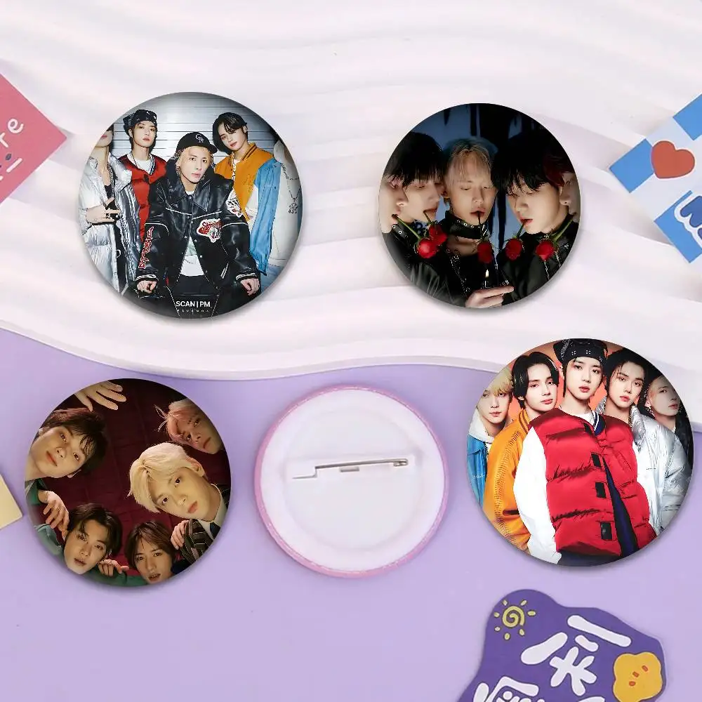 K-Pop Group-TXT-TOMORROW X معًا شارات دبابيس دبابيس التلبيب قبعة دبابيس دبابيس هدايا ديكور حقائب الظهر