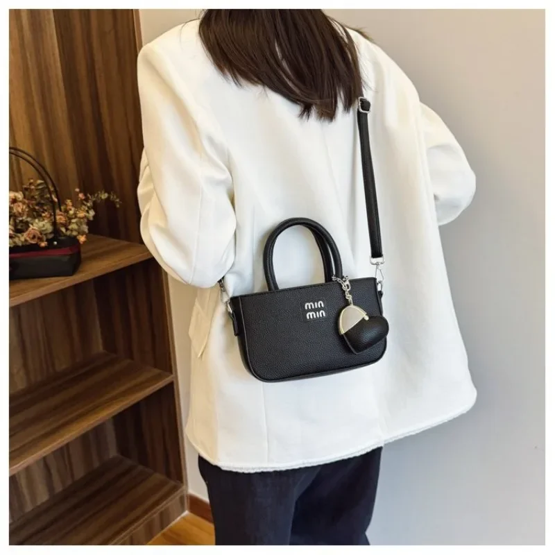 Classic Designer Paris Letter Logo Leather Diaper Bags For Women Stylish Casual Elegant Crossbody Luxury Shoulder Bag