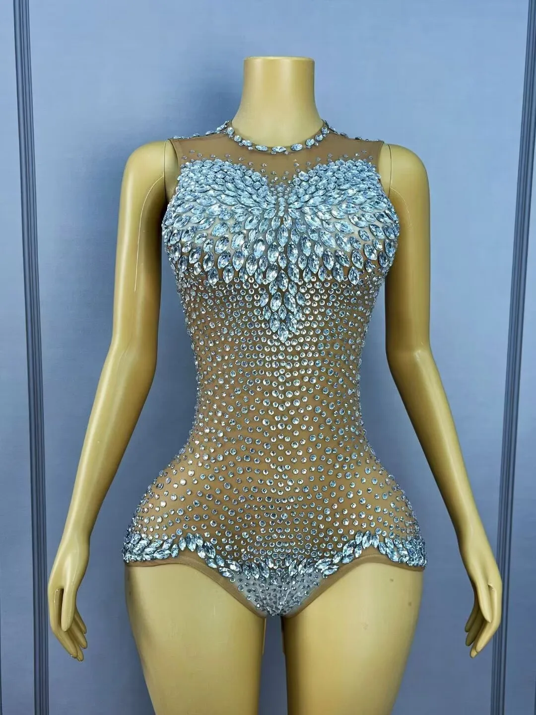 Body en maille nue pour femmes, strass argentés scintillants, Sexy, fête d'anniversaire, défilé de mode, tenue de scène, Costume de séance photo