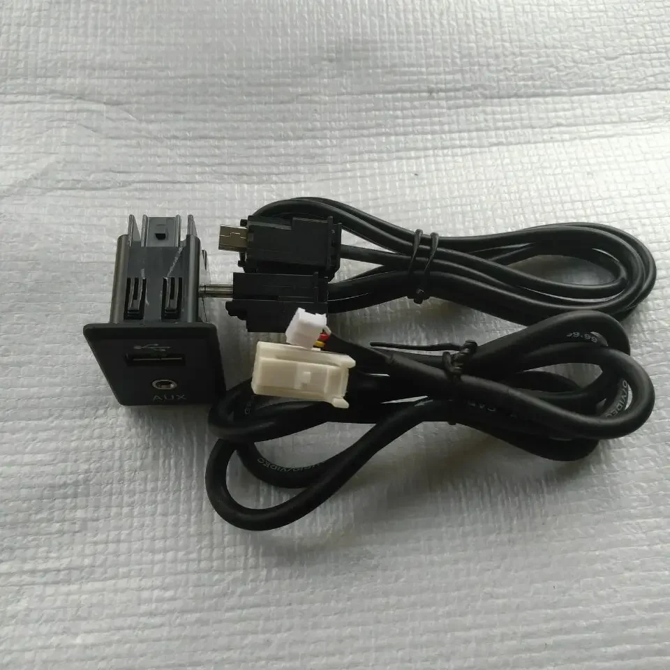 

For Nissan New TEANA X-TRAIL AUX Socket USB Cable Audio Input 1pcs