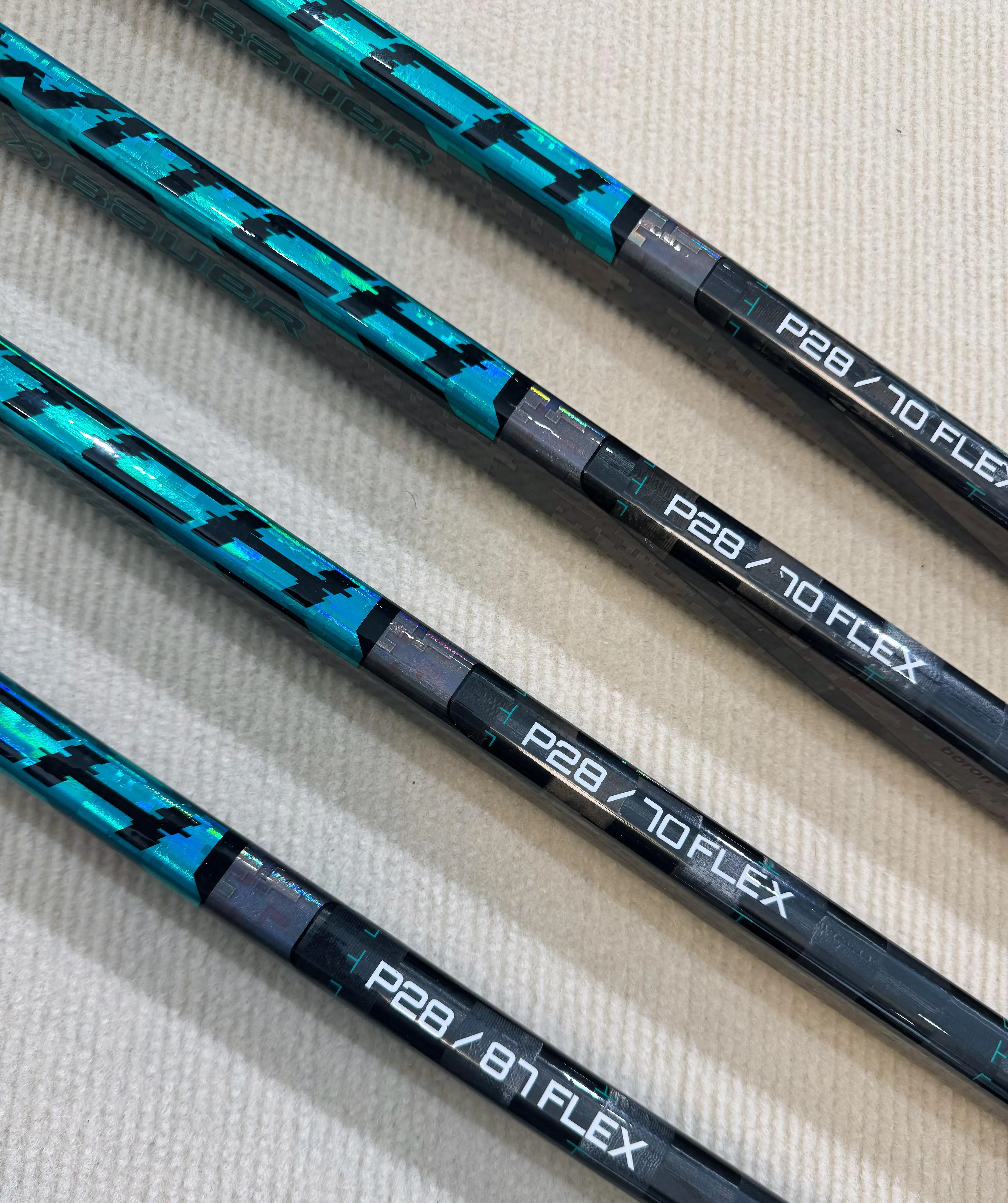 2025 Custom Professional Carbon Fiber Ice Hockey Stick New SR INT JR Low Kick Curve P92/P28