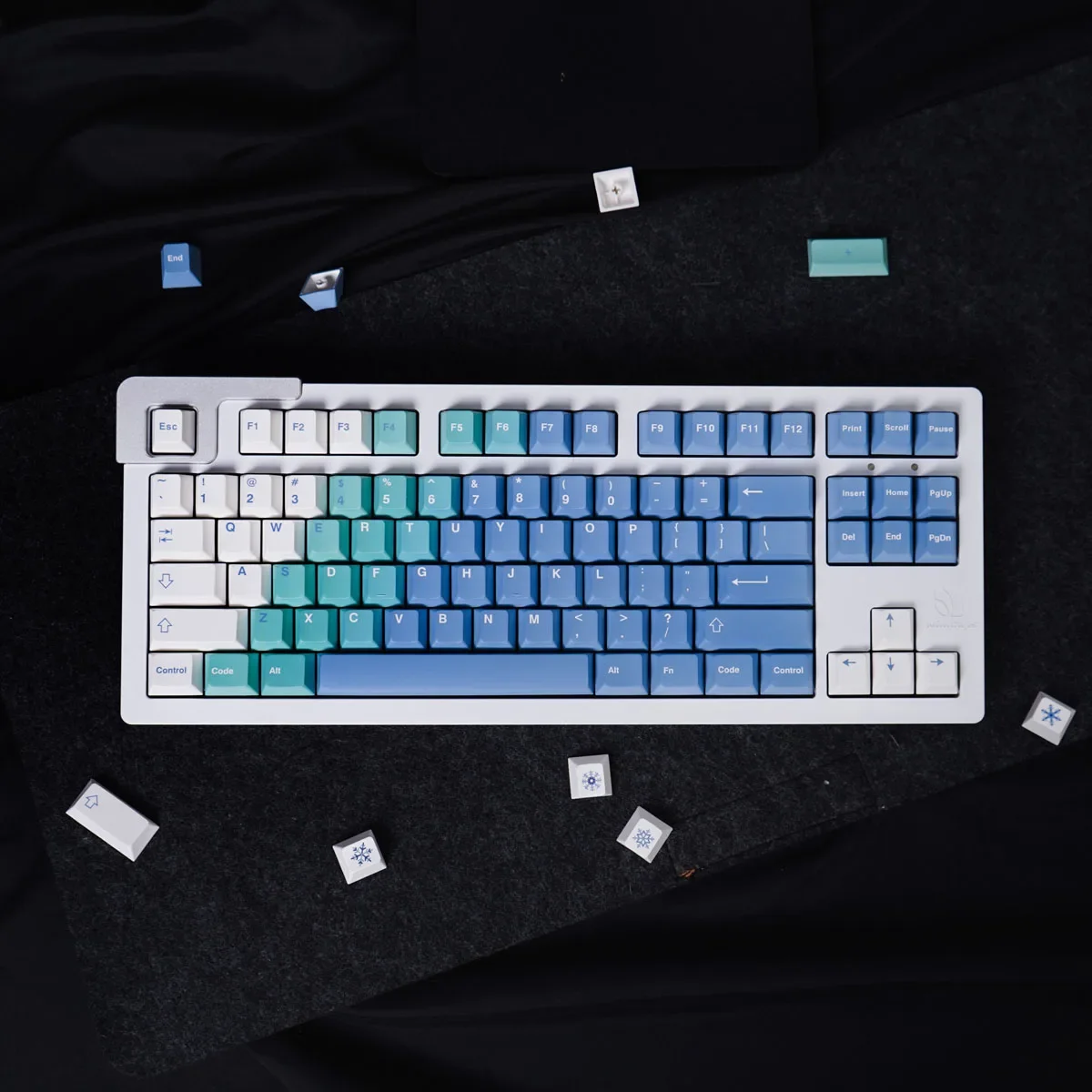 

Key cap blue and white gradual change cherry original height large full set of PBT sublimation keyboard cap