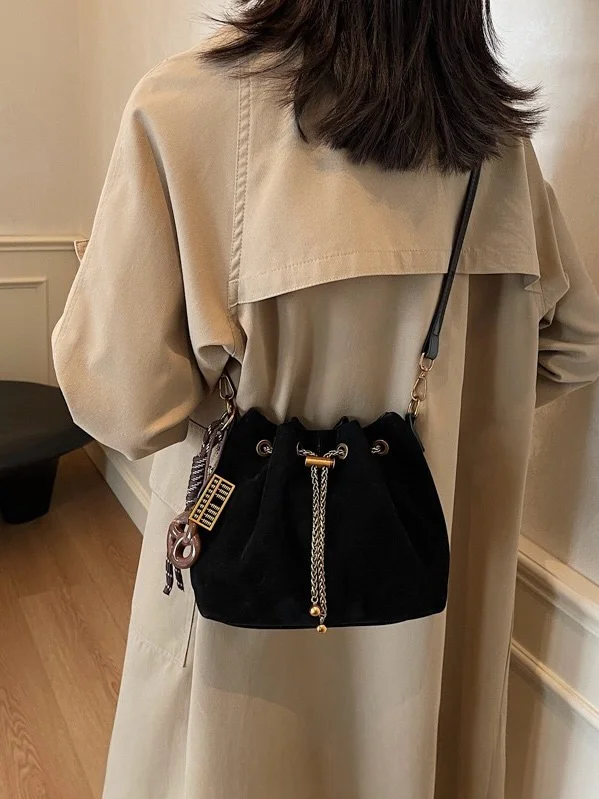 

2025 New Women's Retro Matte Crossbody Bag with Soft Handle and Detachable Shoulder Strap; Perfect for Daily Commuting or Work.