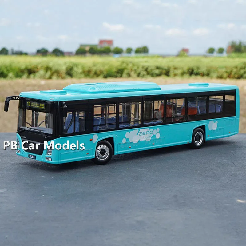 

1: 32 Original Yangtze River EV Yizhong Bus Model New Energy Pure Electric Bus Model with Lamp Version