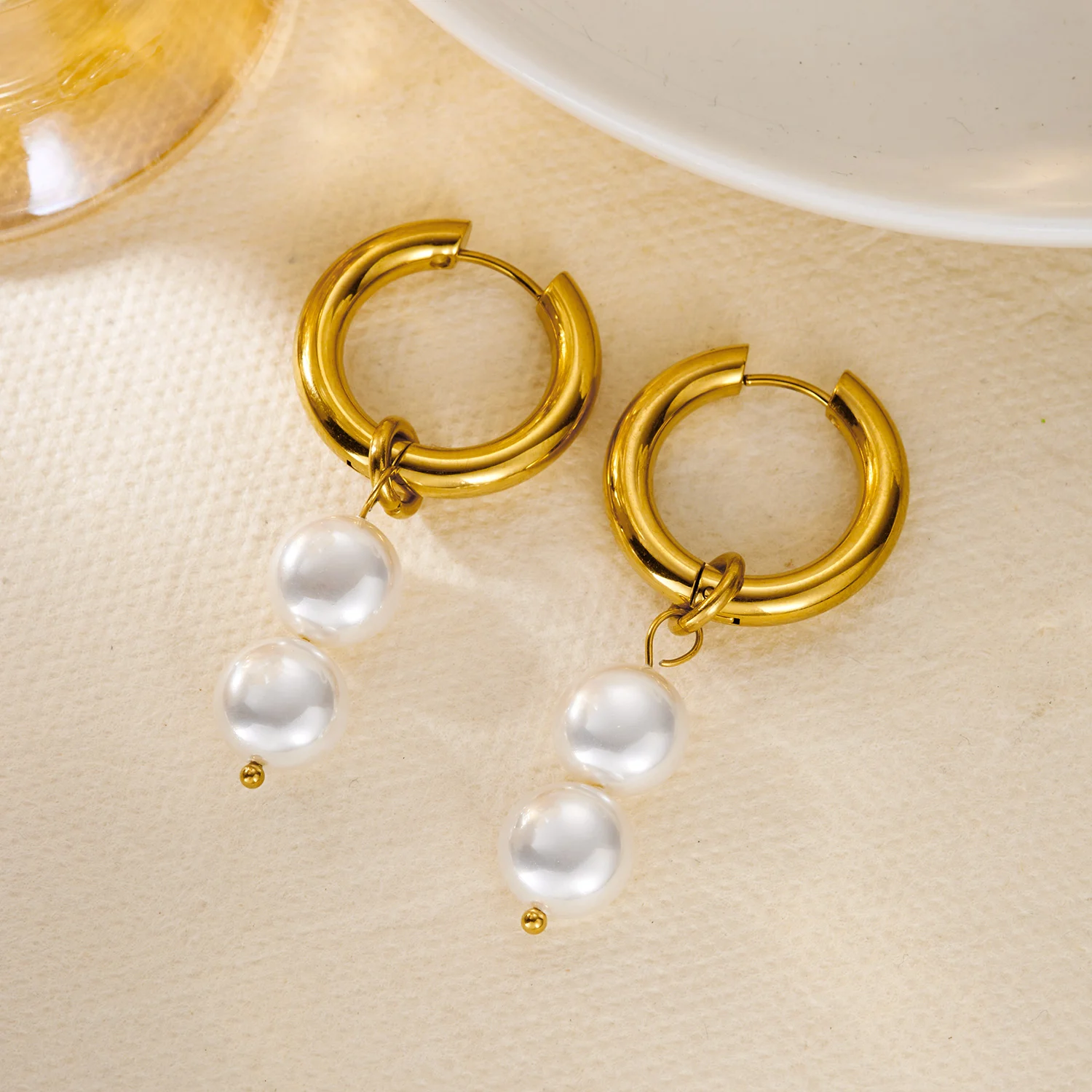 Minimalistische Edelstahl-Doppel-Perlen-Creolen für Damen mit Leuchteffekt und Warmem Finish, Eleganter Täglicher Schmuck, Geschenke – Detail 3