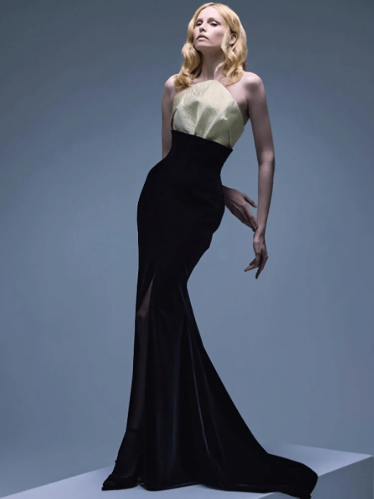 

Elegant Halter Neck Women Evening Black Velvet Maxi Gown Luxurious Chic Slit Detail Shimmery Light Formal Galas High End Events
