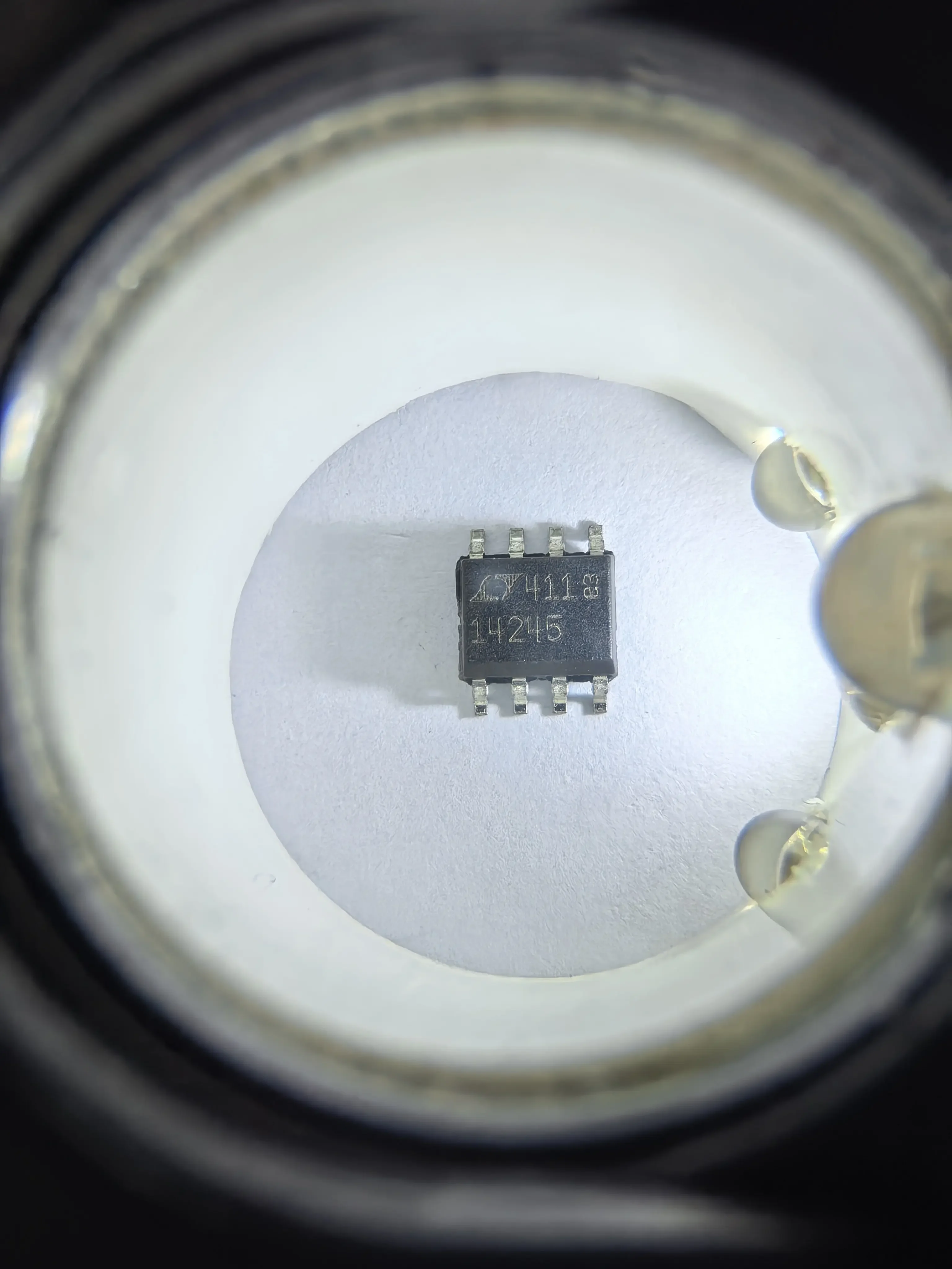 LT1424CS8-5 LT1424IS8-5 LT1424CS8-9 LT1424IS8-9 LT1424 - Isolated Flyback Switching Regulator with 5V/9V Output