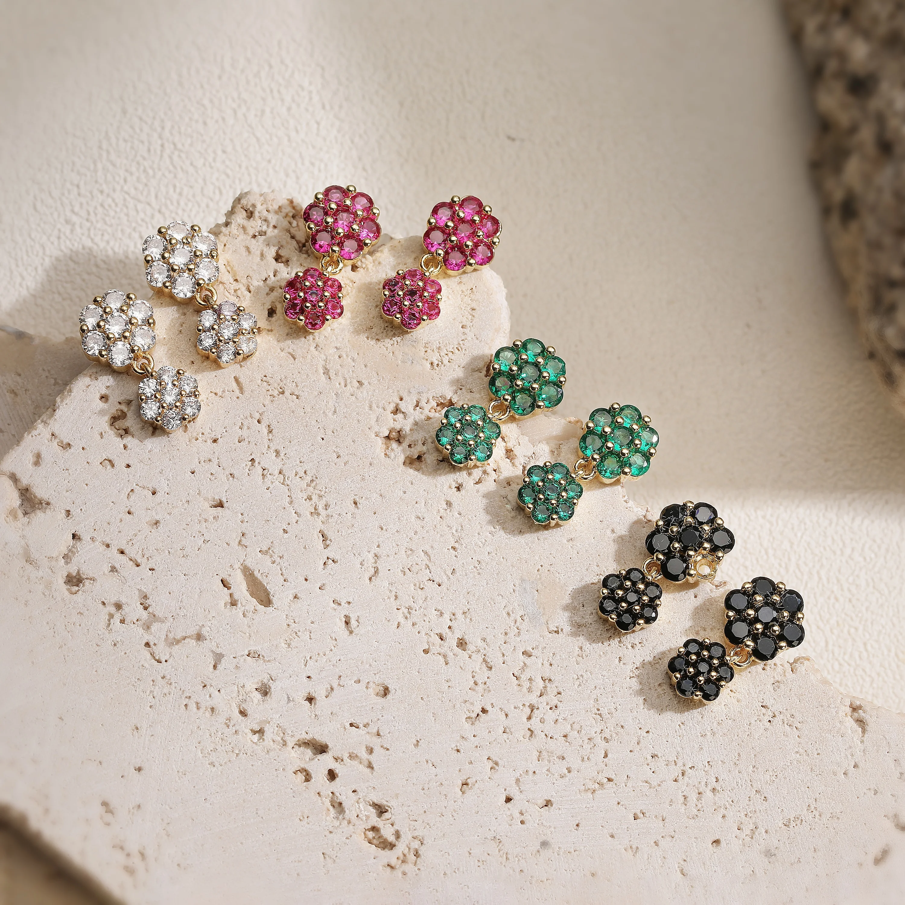 HECHENG, Minimalist Luxury Chain Stud Earrings Floral-Shaped CZ Stone Earrings Ladies' Sweet Jewellery 1 Pair